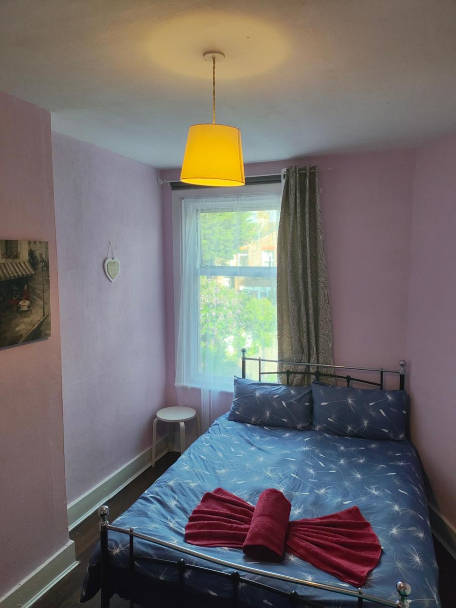 Charming Double Bed Retreat Hotel Лондон Екстериор снимка